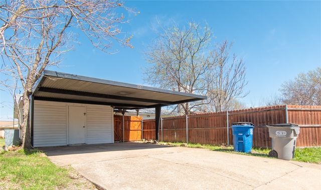808 Meadow Mead Drive, Allen, TX 75002