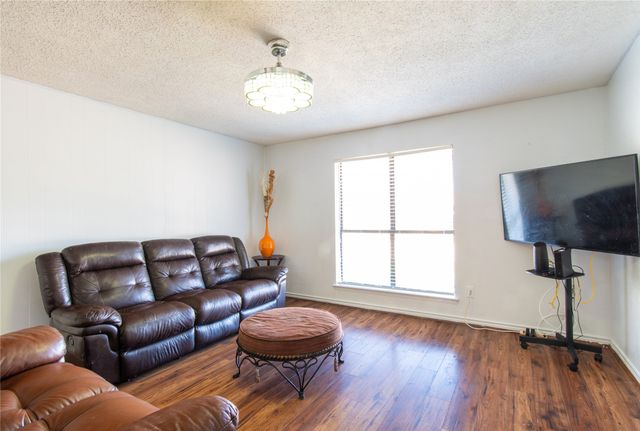 808 Meadow Mead Drive, Allen, TX 75002