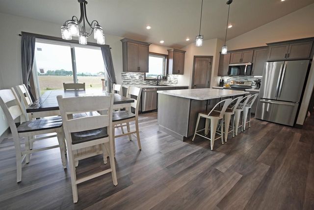461 HIGHLAND MEADOW TRAIL, Pulaski, WI 54162