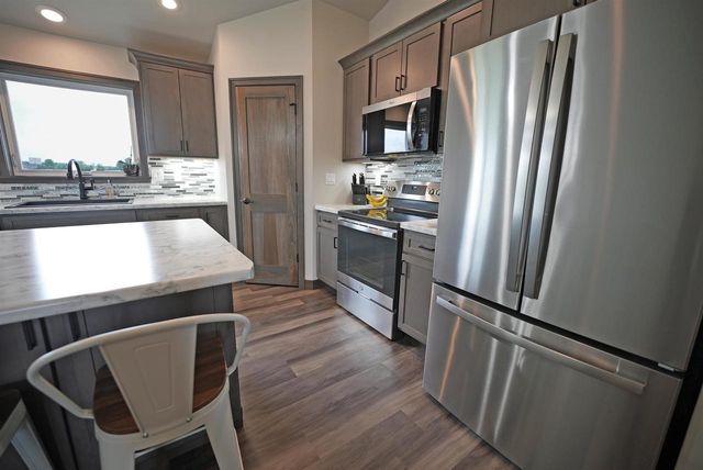 461 HIGHLAND MEADOW TRAIL, Pulaski, WI 54162