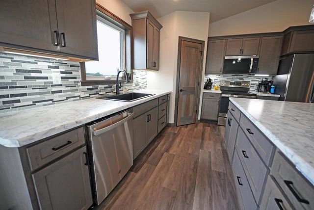 461 HIGHLAND MEADOW TRAIL, Pulaski, WI 54162