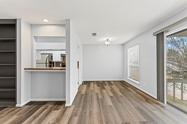 19 Hideaway Drive Drive, Friendswood, TX 77546