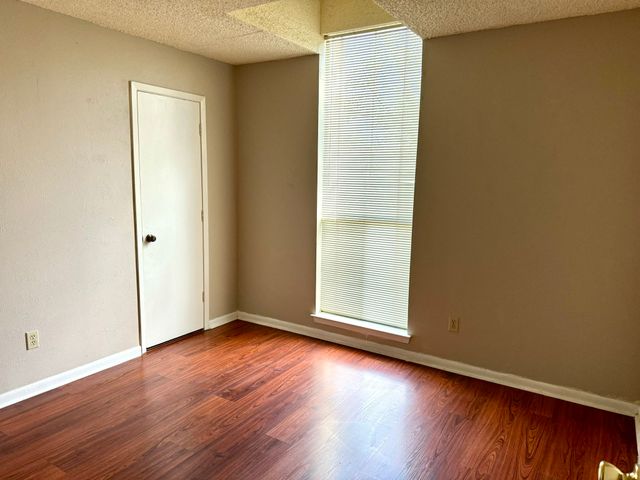 3400 Ambassador Row, Dalworthington Gardens, TX 76013