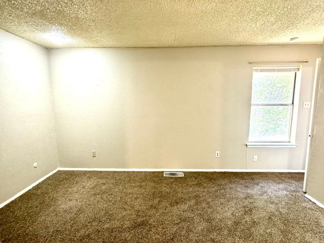 3400 Ambassador Row, Dalworthington Gardens, TX 76013