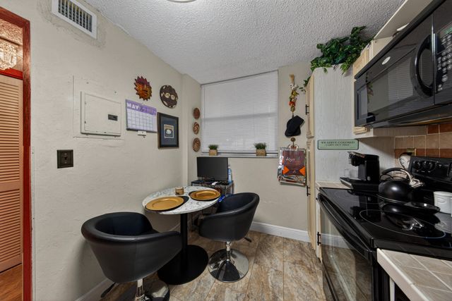 3671 Environ Boulevard 169, Lauderhill, FL 33319