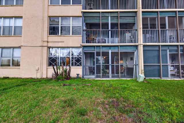 3671 Environ Boulevard 169, Lauderhill, FL 33319