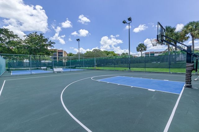 3671 Environ Boulevard 169, Lauderhill, FL 33319