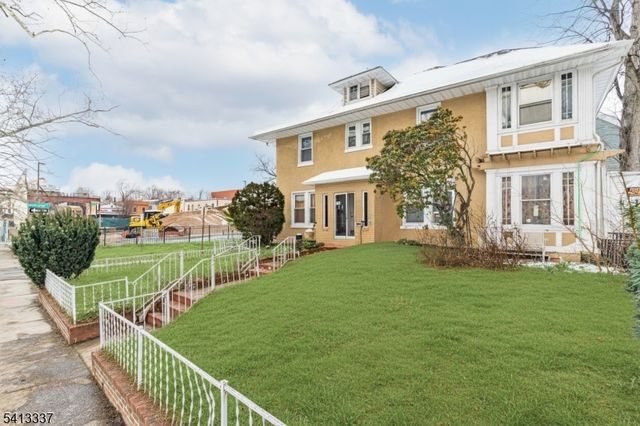 49 Lyons Ave, Newark City, NJ 07112