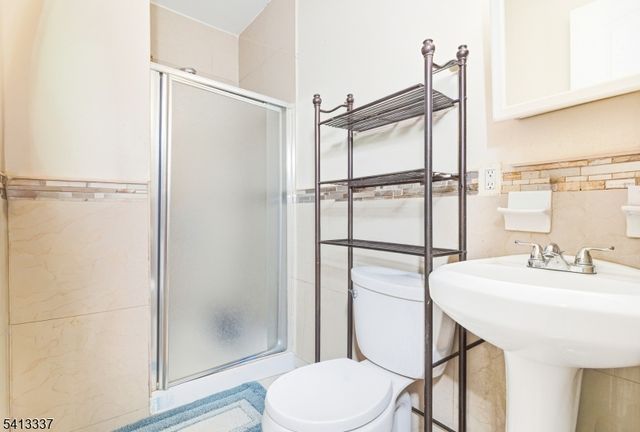 49 Lyons Ave, Newark City, NJ 07112