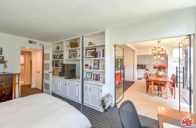 289 S Barrington Avenue A211, Los Angeles, CA 90049