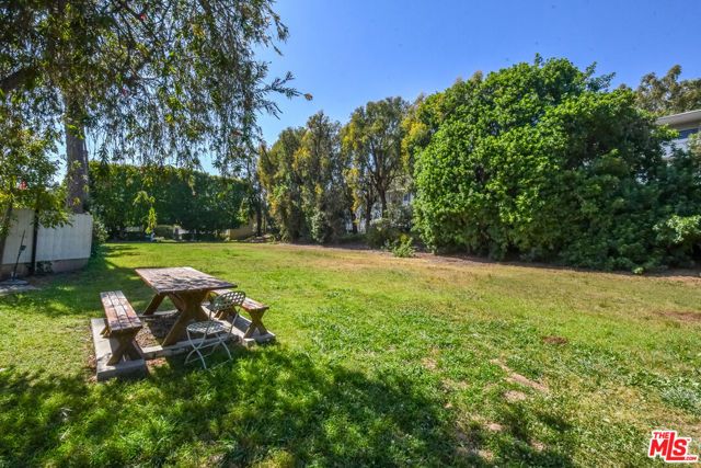 289 S Barrington Avenue A211, Los Angeles, CA 90049