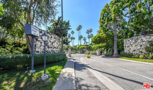 289 S Barrington Avenue A211, Los Angeles, CA 90049