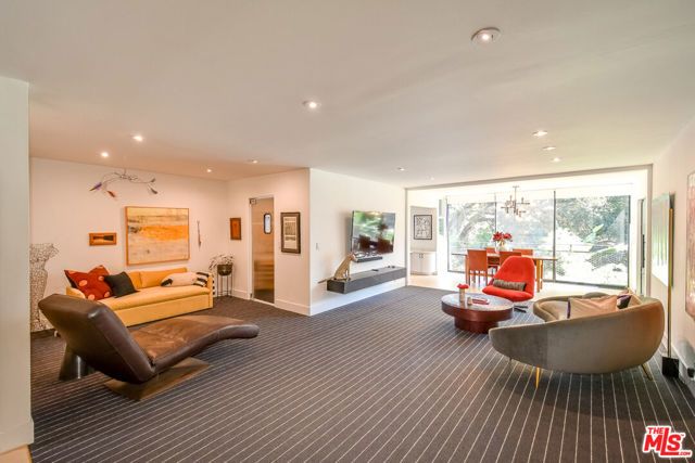 289 S Barrington Avenue A211, Los Angeles, CA 90049