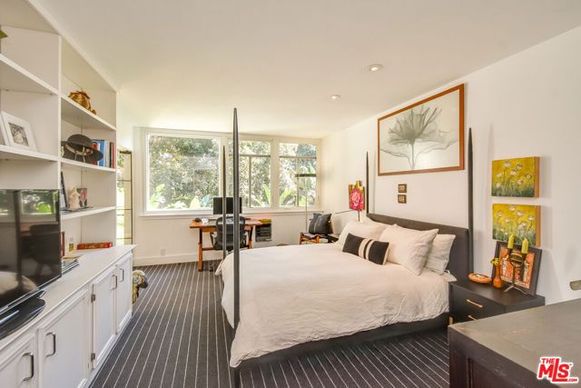 289 S Barrington Avenue A211, Los Angeles, CA 90049