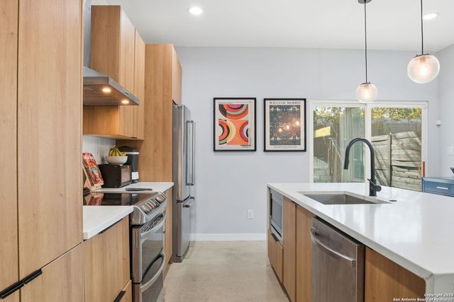 2106 Schley Ave, San Antonio, TX 78210