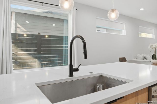 2106 Schley Ave, San Antonio, TX 78210