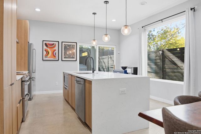 2106 Schley Ave, San Antonio, TX 78210