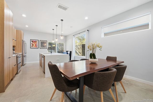 2106 Schley Ave, San Antonio, TX 78210