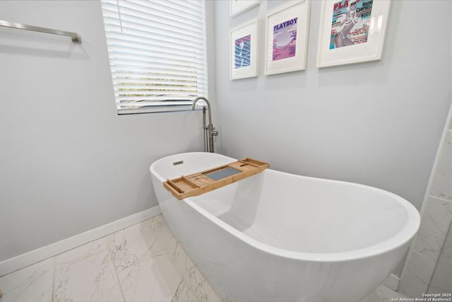 2106 Schley Ave, San Antonio, TX 78210