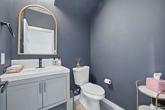 2106 Schley Ave, San Antonio, TX 78210