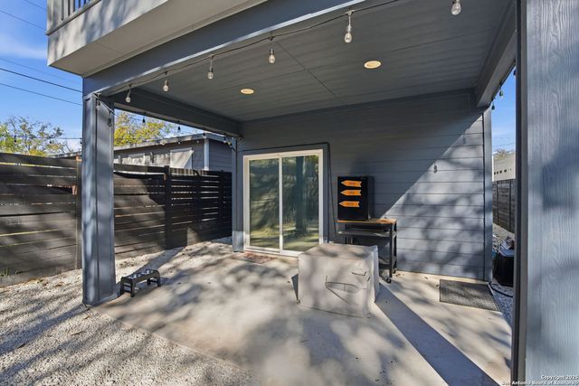 2106 Schley Ave, San Antonio, TX 78210