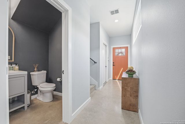 2106 Schley Ave, San Antonio, TX 78210