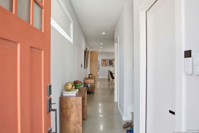 2106 Schley Ave, San Antonio, TX 78210