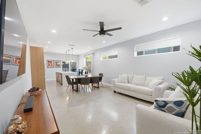 2106 Schley Ave, San Antonio, TX 78210