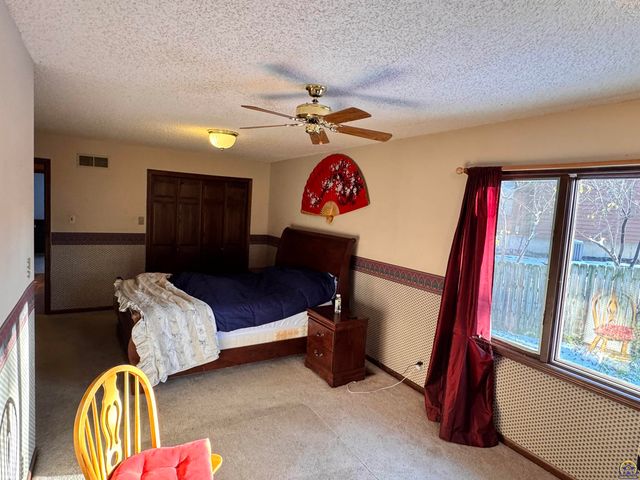 1918 SW Sieben CT, Topeka, KS 66611