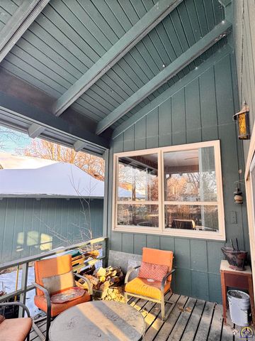 1918 SW Sieben CT, Topeka, KS 66611