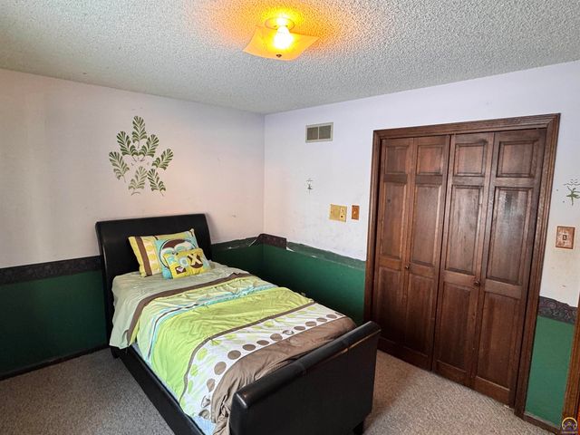 1918 SW Sieben CT, Topeka, KS 66611