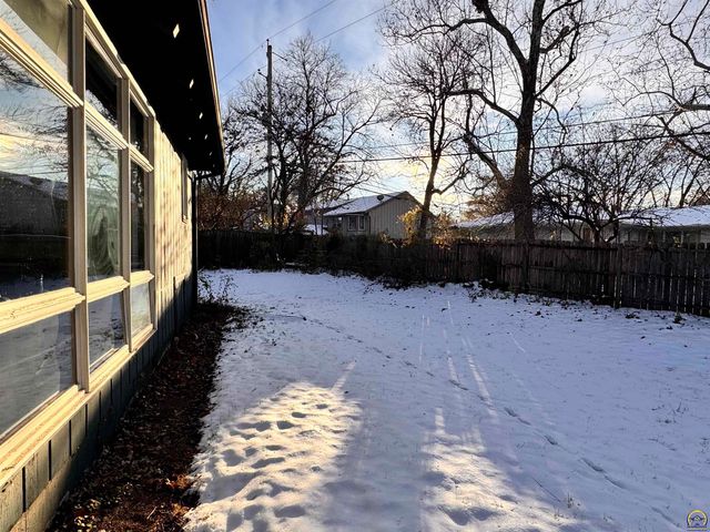 1918 SW Sieben CT, Topeka, KS 66611