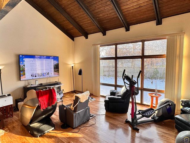 1918 SW Sieben CT, Topeka, KS 66611