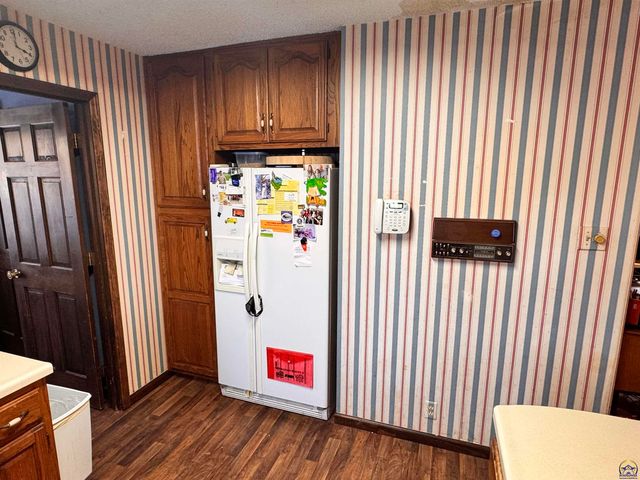 1918 SW Sieben CT, Topeka, KS 66611