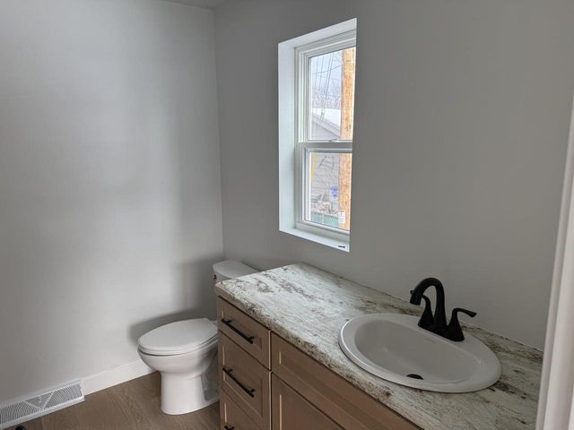 1109 E MURDOCK AVENUE, Oshkosh, WI 54901