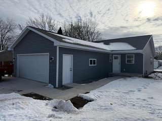 1109 E MURDOCK AVENUE, Oshkosh, WI 54901