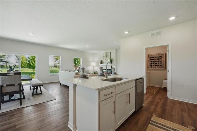 20902 W 190th Terrace, Spring Hill, KS 66083