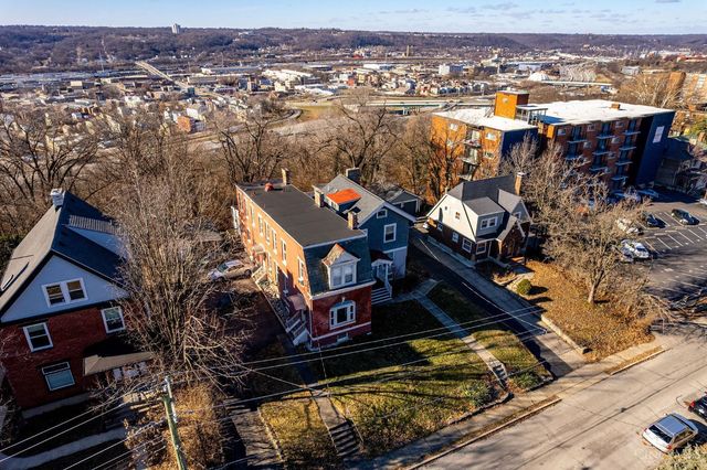 2963 Deckebach Avenue, Cincinnati, OH 45220