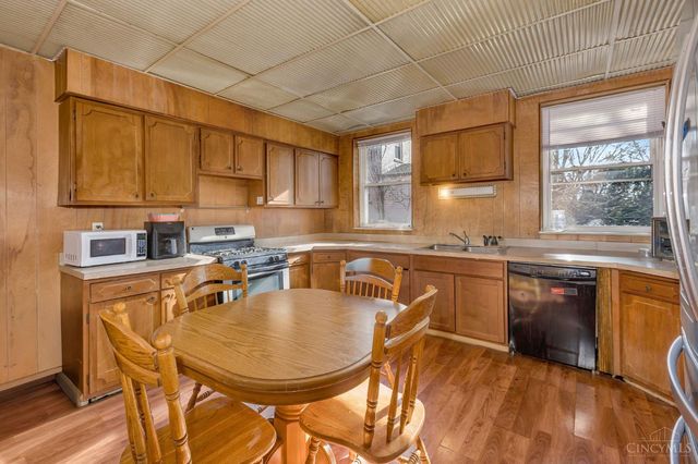 2963 Deckebach Avenue, Cincinnati, OH 45220