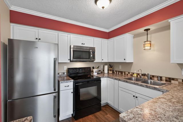 4297 Evergreen Drive, Vadnais Heights, MN 55127