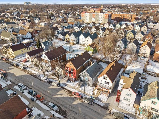 2033 S 16th STREET, Milwaukee, WI 53204