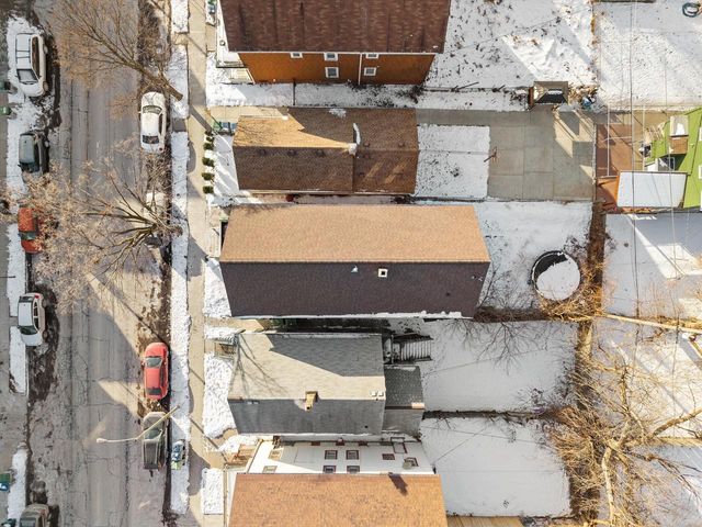 2033 S 16th STREET, Milwaukee, WI 53204