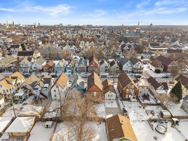 2033 S 16th STREET, Milwaukee, WI 53204