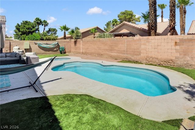 2120 Royal Caribbean Avenue, North Las Vegas, NV 89031