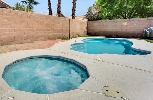 2120 Royal Caribbean Avenue, North Las Vegas, NV 89031