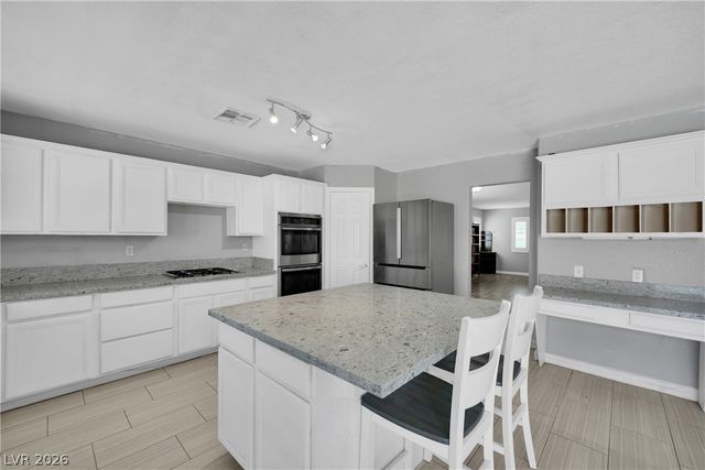 2120 Royal Caribbean Avenue, North Las Vegas, NV 89031