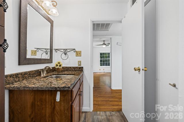 2636 Park Road B, Charlotte, NC 28209