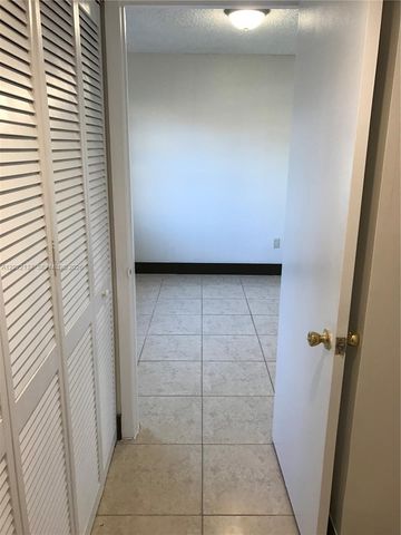 18224 Mediterranean Blvd 2-17, Miami, FL 33015