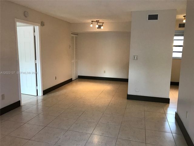 18224 Mediterranean Blvd 2-17, Miami, FL 33015