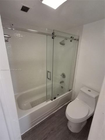 9682 Fontainebleau Boulevard 603, Miami, FL 33172